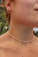 Load image into Gallery viewer, Pearl Set&#39;s The Bar Earring
